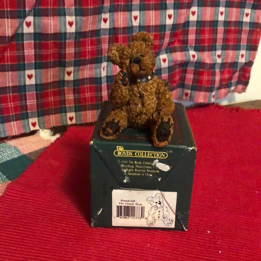 Boyd’s Bears Humbolt The Simple Bear figurine